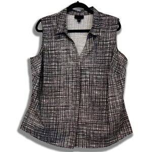 Worthington Black and White Sleeveless Fitted Buttoned Blouse